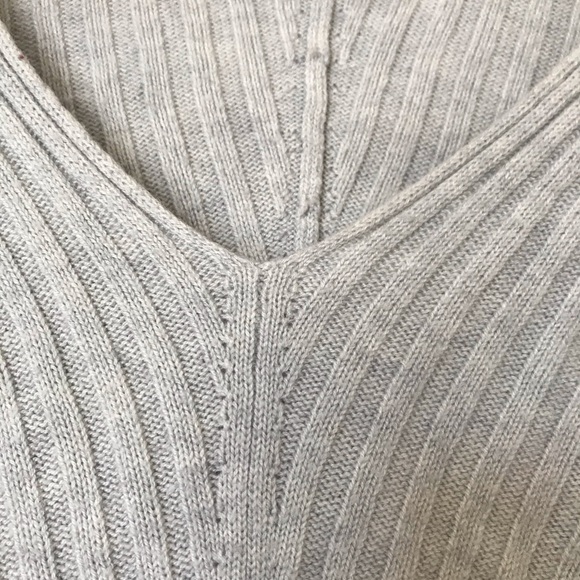 Cozy grey sweater - Picture 2 of 5